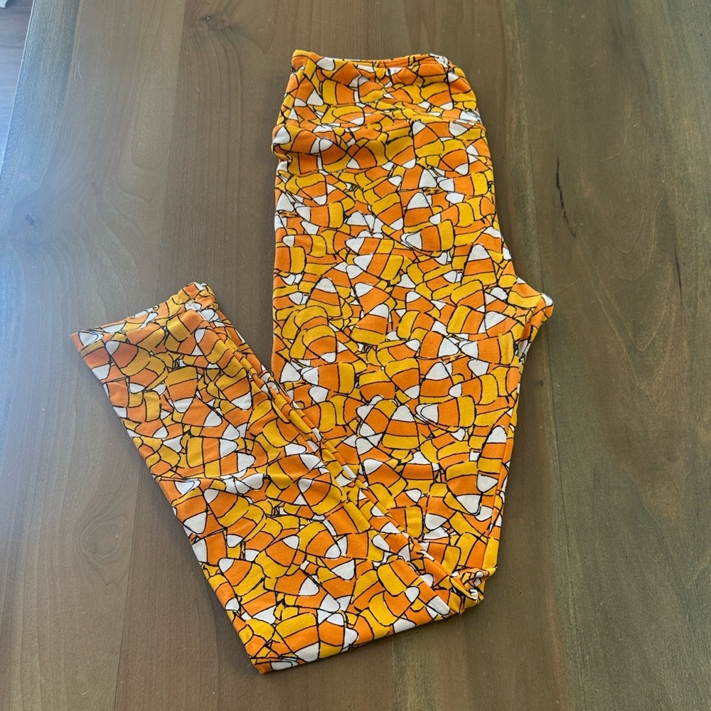 LuLaRoe Halloween Candy Corn Leggings Orange Yellow White OS